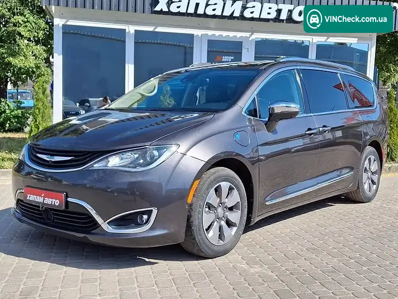 Chrysler Pacifica 2018, фото з оголошення 1 з 21, VIN 2C4RC1N70KR509055