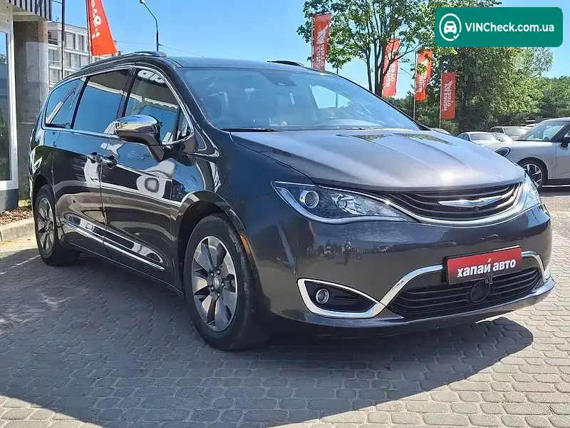 Chrysler Pacifica 2018, фото з оголошення 2 з 21, VIN 2C4RC1N70KR509055