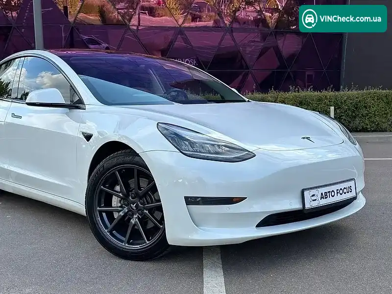Tesla Model 3 2018, фото з оголошення 2 з 20, VIN 5YJ3E1EB1JF108676