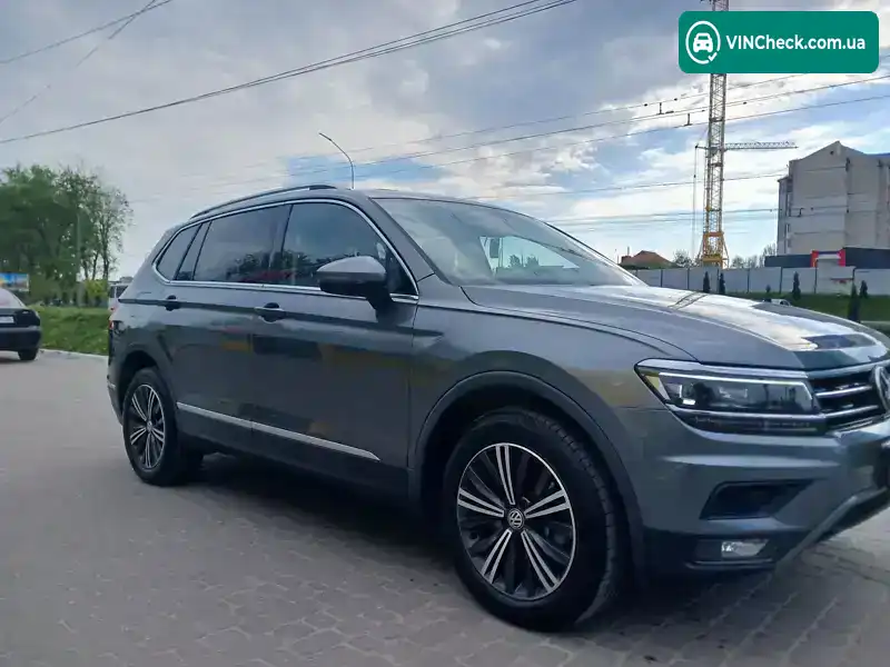 Volkswagen Tiguan 2018, фото з оголошення 2 з 17, VIN 3VV2B7AX6JM204745