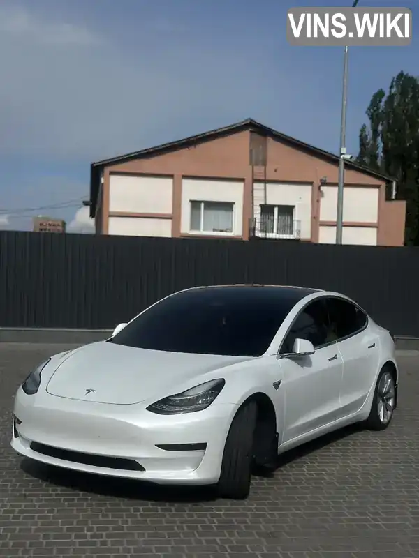 Tesla Model 3 2020, фото з оголошення 2 з 21, VIN 5YJ3E1EAXLF738075