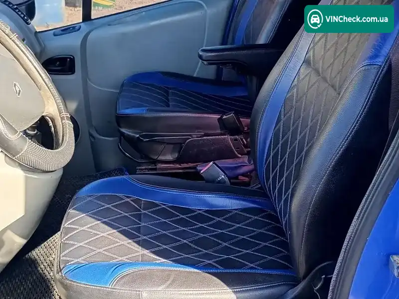 Renault Trafic 2003, фото з оголошення 2 з 8, VIN VF1FLACA63V187336