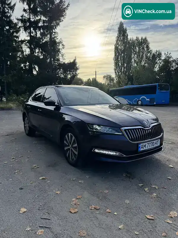 Skoda Superb 2019, фото з оголошення 2 з 21, VIN TMBAJ7NP3L7029858