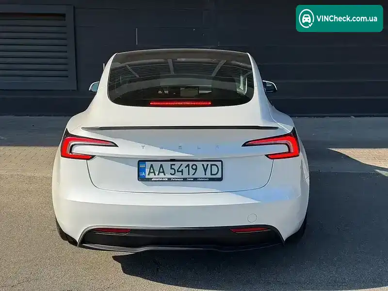 Tesla Model 3 2024, фото з оголошення 2 з 15, VIN 5YJ3E1EA2SF912817