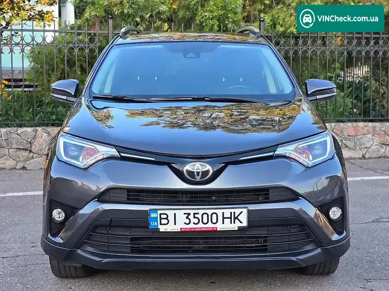 Toyota RAV4 2017, фото з оголошення 2 з 20, VIN JTMZFREV9JJ157925