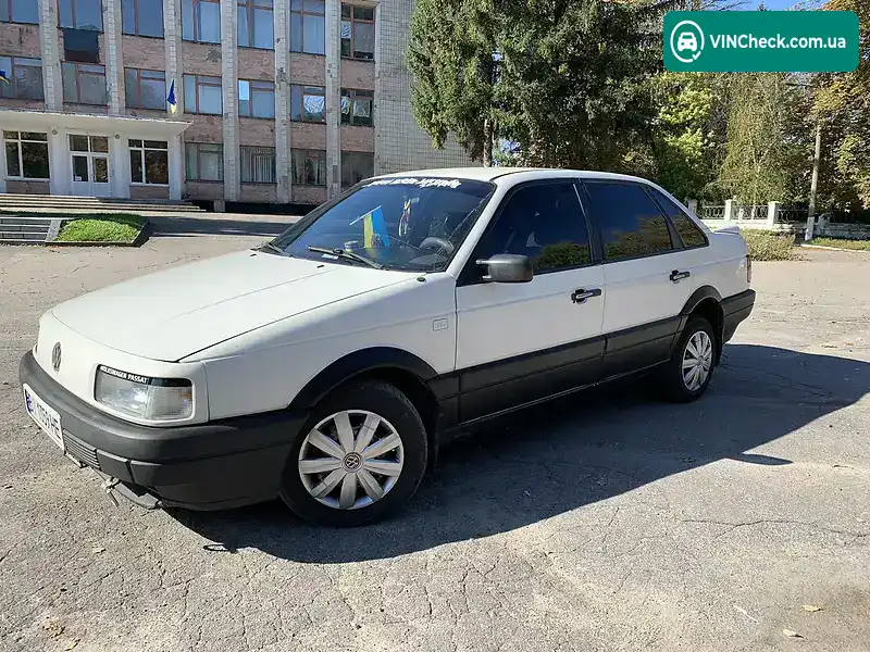 Volkswagen Passat 1988, фото з оголошення 2 з 8, VIN WVWZZZ31ZJE044126