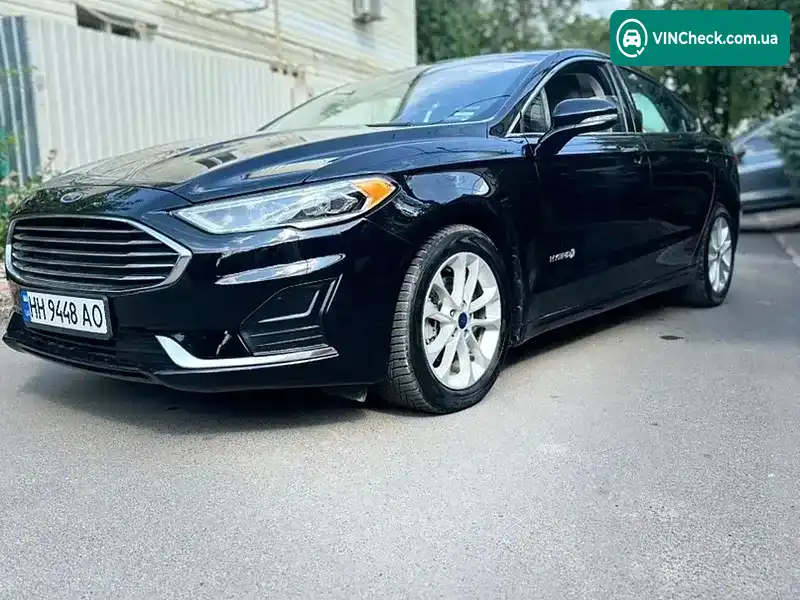 Ford Fusion 2019, фото з оголошення 2 з 11, VIN 3FA6P0MU9KR167629