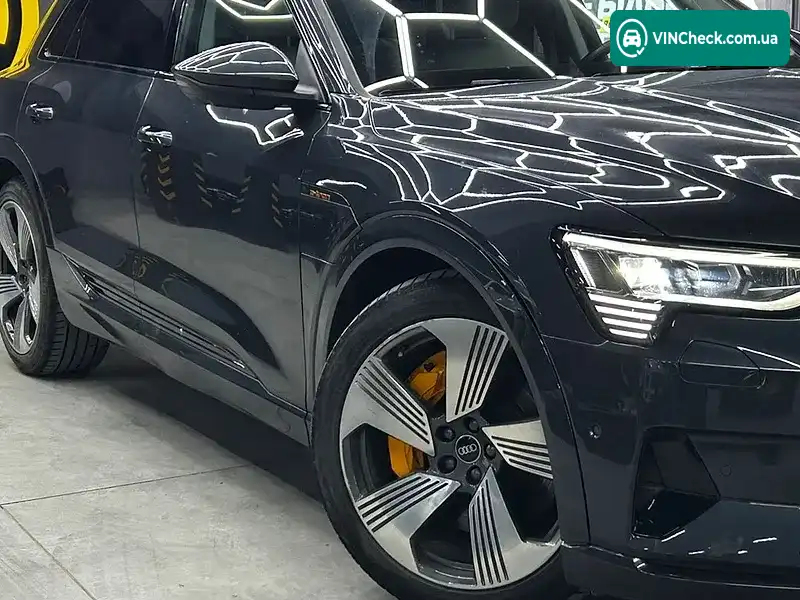 Audi e-tron 2021, фото з оголошення 2 з 20, VIN WA1LAAGE9NB010971