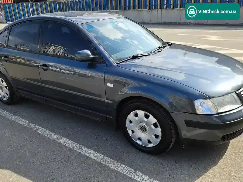 Volkswagen Passat 2000, фото з оголошення 1 з 13, VIN WVWZZZ3BZYE328035