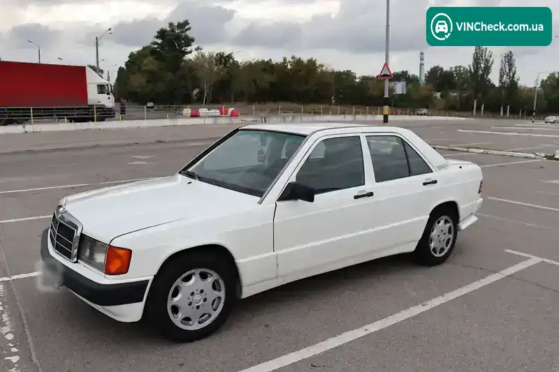 Mercedes-Benz 190 1984, фото з оголошення 2 з 8, VIN WDB20102412039999