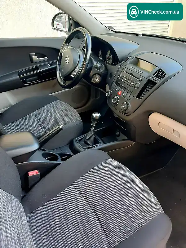 Kia Ceed 2007, фото з оголошення 2 з 11, VIN U5YFF24127L040132