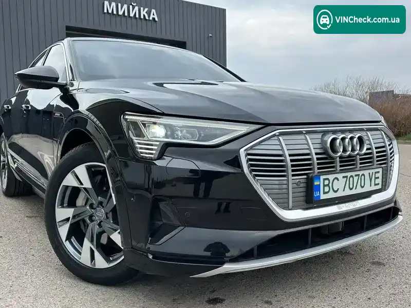 Audi e-tron 2019, фото з оголошення 1 з 21, VIN WAUZZZGE4KB016774