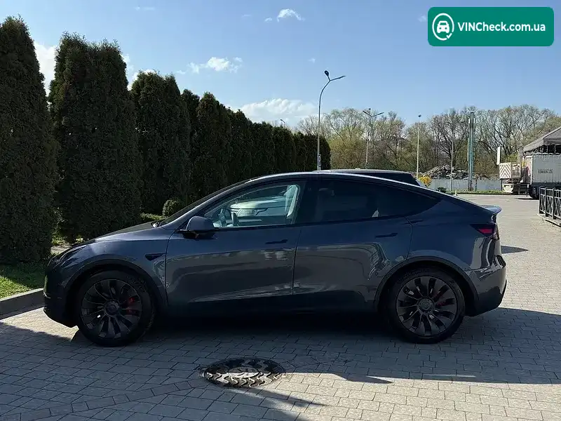 Tesla Model Y 2022, фото з оголошення 2 з 8, VIN 7SAYGDEF8NF556989