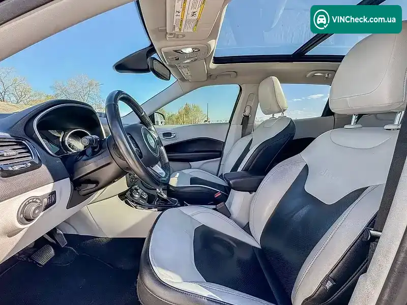 Jeep Compass 2018, фото з оголошення 2 з 18, VIN 3C4NJDCB9JT245617