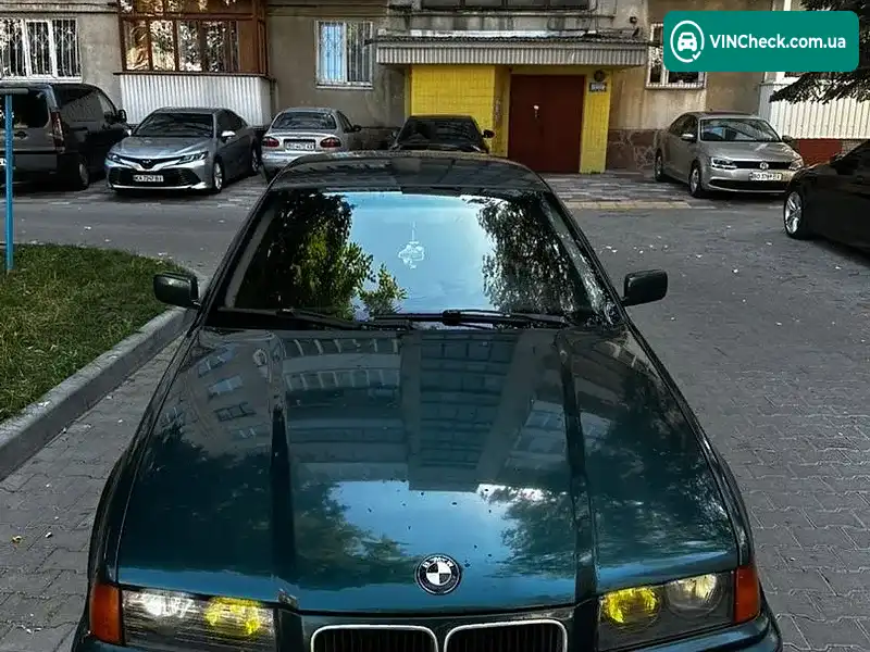 BMW 3 Series 1993, фото з оголошення 1 з 12, VIN WBACA71090FL62260