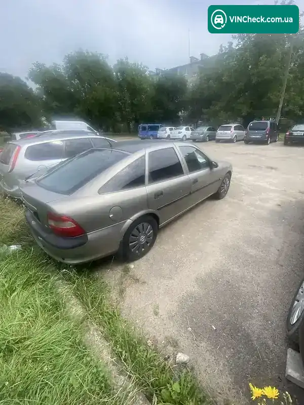 Opel Vectra 1996, фото з оголошення 1 з 10, VIN W0L000038T7503492