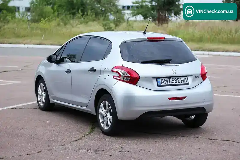 Peugeot 208 2013, фото з оголошення 2 з 18, VIN VF3CC8HR0DW028978