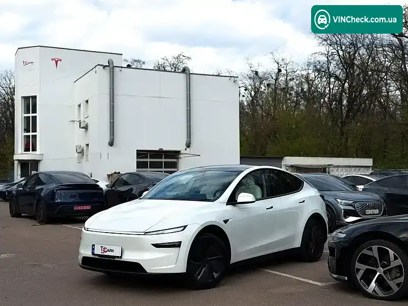 Tesla Model Y 2025, фото з оголошення 2 з 21, VIN 7SAYGDEE1TF367122