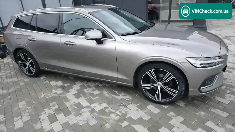 Volvo V60 2019, фото з оголошення 2 з 21, VIN YV1ZWA8UDL2355582