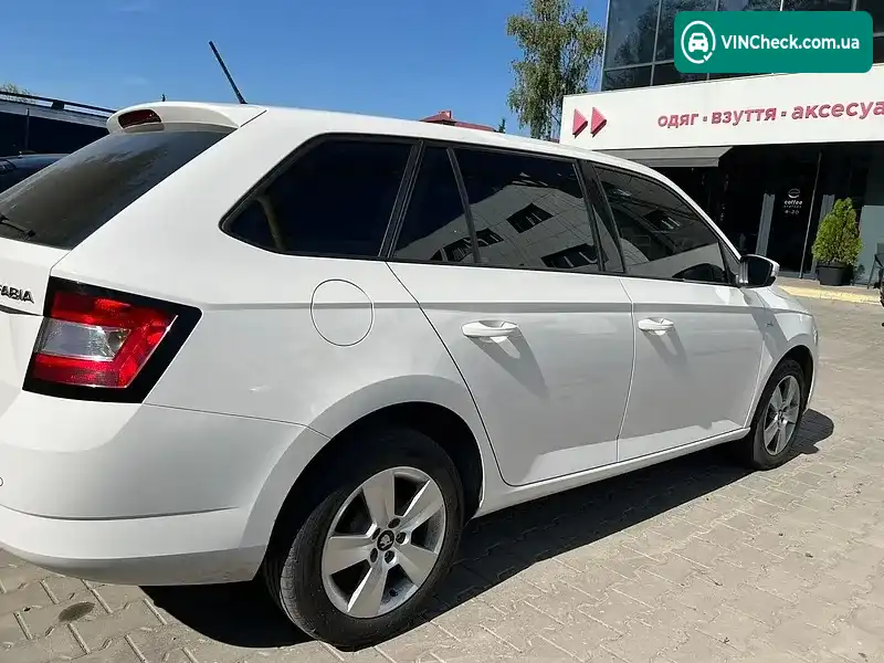 Skoda Fabia 2017, фото з оголошення 2 з 8, VIN TMBJT6NJ9JZ017456