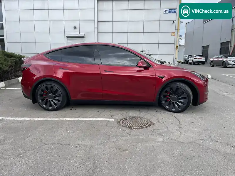 Tesla Model Y 2024, фото з оголошення 2 з 20, VIN 7SAYGDEF8RA299514