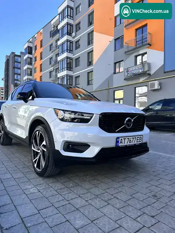 Volvo XC40 2022, фото з оголошення 1 з 21, VIN YV4162UM4N2730711