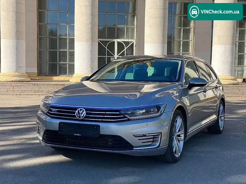 Volkswagen Passat 2016, фото з оголошення 2 з 20, VIN WVWZZZ3CZGE198005