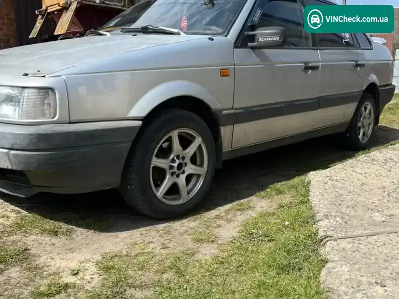 Volkswagen Passat 1993, фото з оголошення 1 з 9, VIN WVWZZZ31ZPE027791