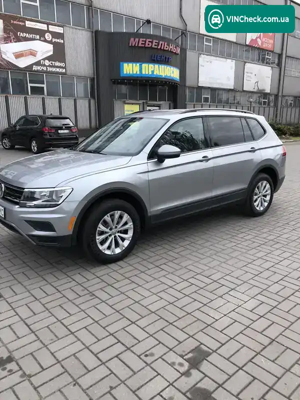 Volkswagen Tiguan 2020, фото з оголошення 2 з 20, VIN 3VV0B7AX9LM138539