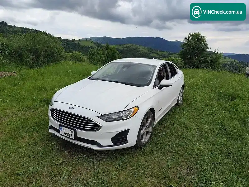 Ford Fusion 2018, фото з оголошення 2 з 6, VIN 3FA6P0LUXKR128517