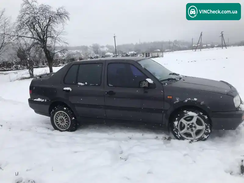 Volkswagen Vento 1993, фото з оголошення 2 з 6, VIN WVWZZZ1HZPN586438