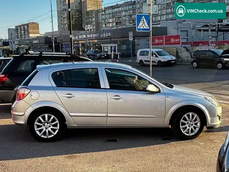 Opel Astra 2006, фото з оголошення 2 з 11, VIN W0L0AHL4868134922