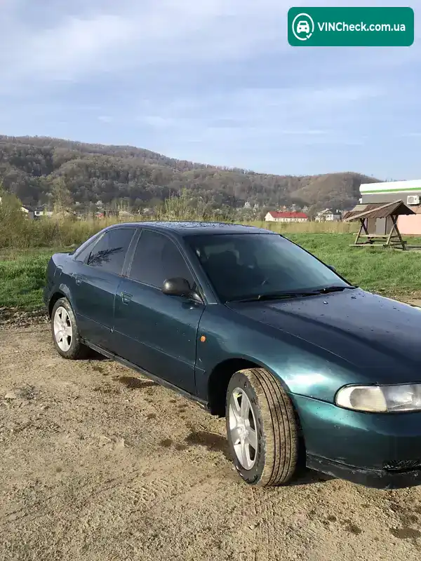 Audi A4 1995, фото з оголошення 2 з 10, VIN WAUZZZ8DZSA000911