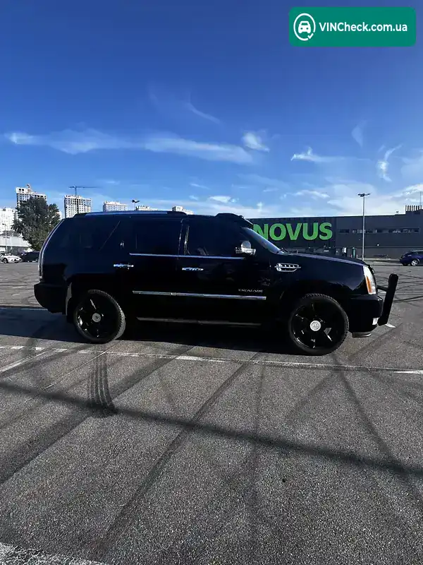 Cadillac Escalade 2008, фото з оголошення 2 з 21, VIN 1GYFK63827R388678