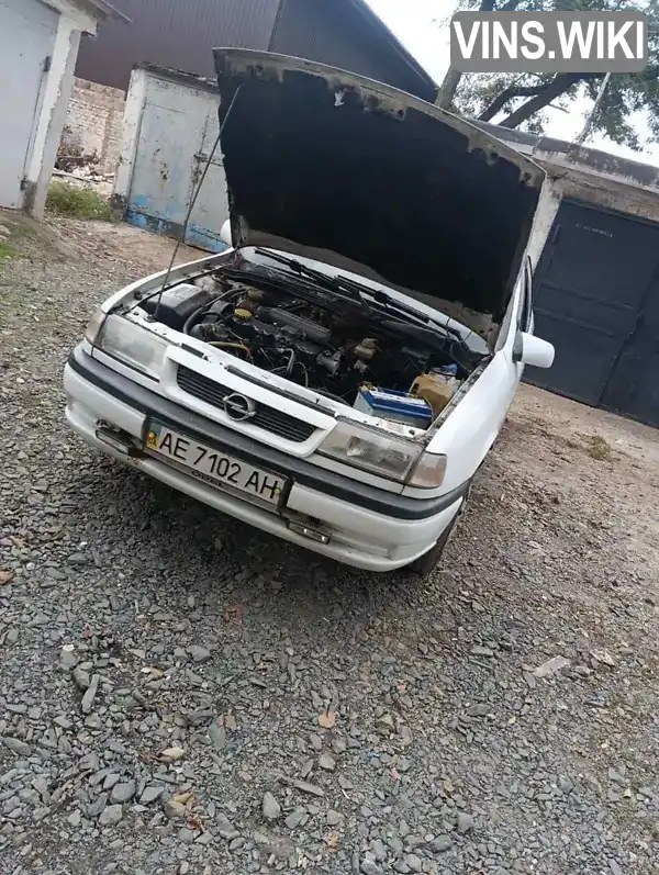 Opel Vectra 1993, фото з оголошення 2 з 7, VIN W0L000087R1037938