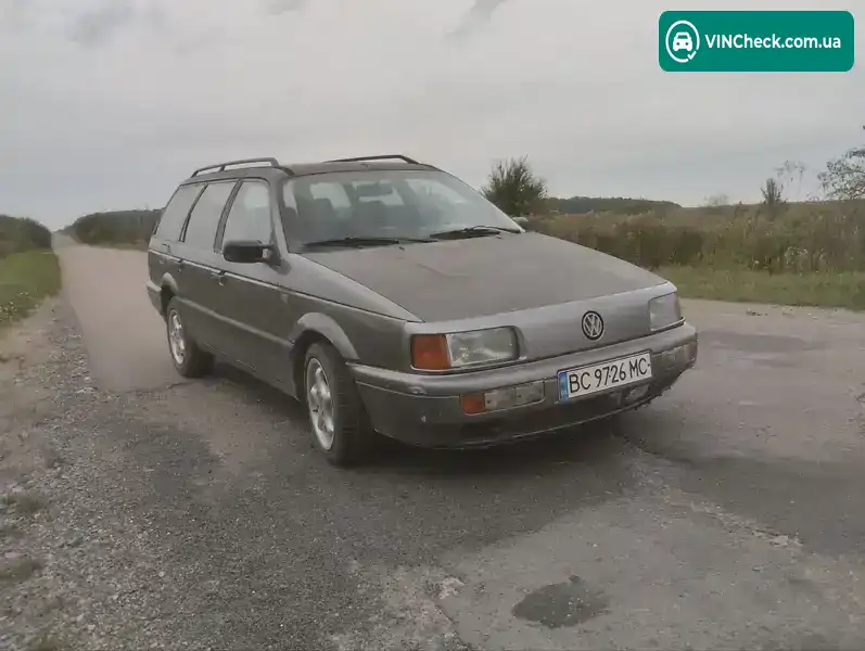 Volkswagen Passat 1993, фото з оголошення 2 з 10, VIN WVWZZZ31ZPE184049