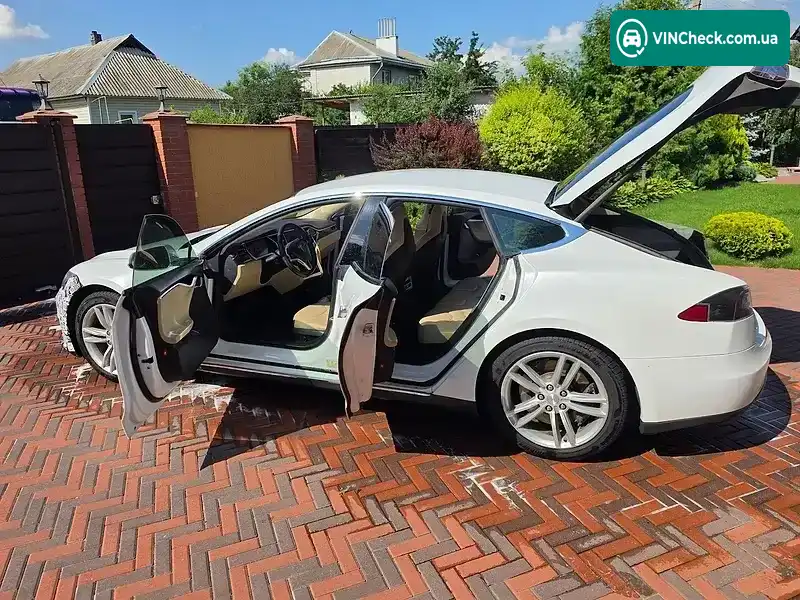 Tesla Model S 2013, фото з оголошення 2 з 20, VIN 5YJSA1DN8DFP06822