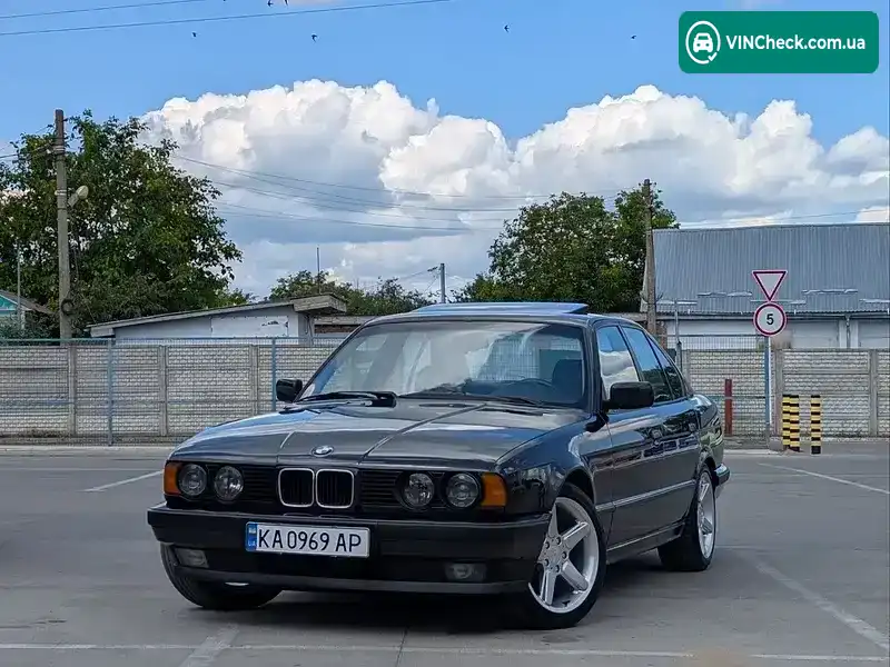 BMW 5 Series 1993, фото з оголошення 2 з 20, VIN WBAHD51050BG60123