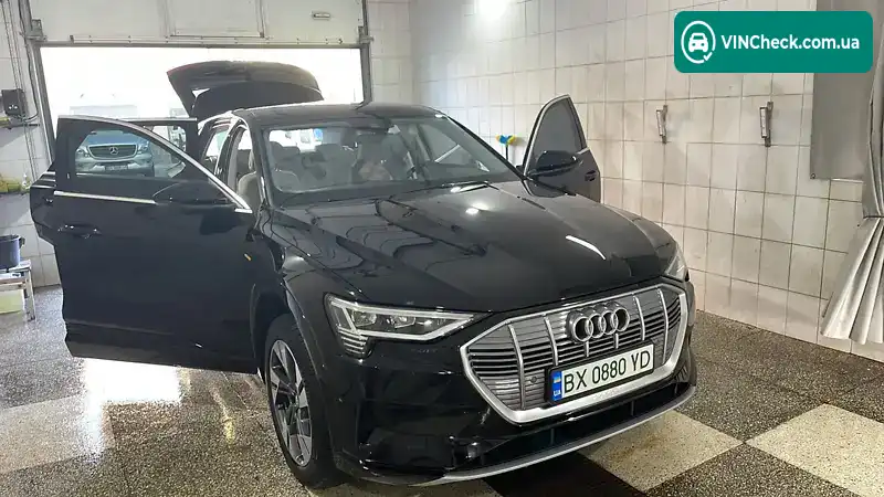 Audi e-tron 2020, фото з оголошення 1 з 20, VIN WAUZZZGE5LB038459