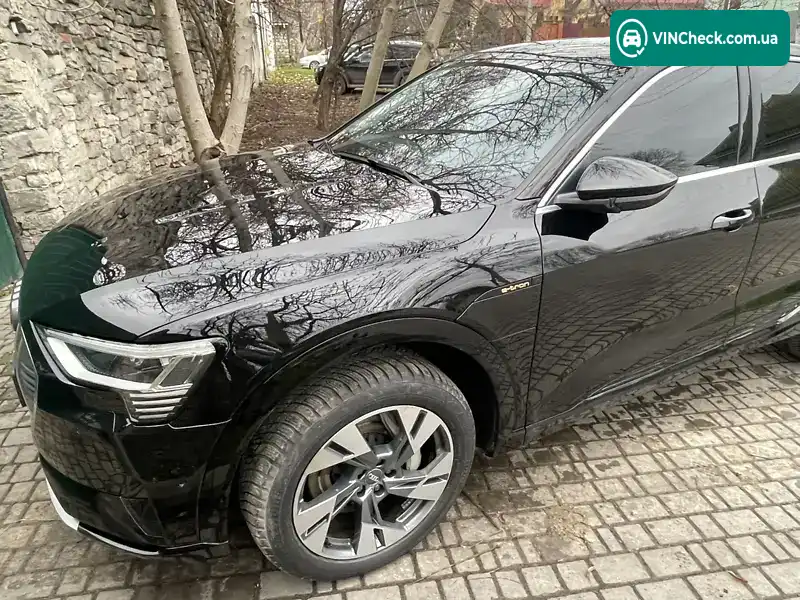 Audi e-tron 2020, фото з оголошення 2 з 20, VIN WAUZZZGE5LB038459
