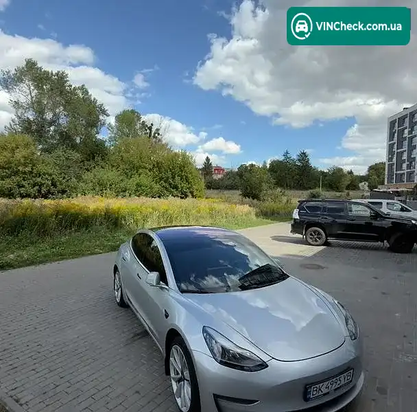 Tesla Model 3 2018, фото з оголошення 2 з 19, VIN 5YJ3E1EA8JF007870