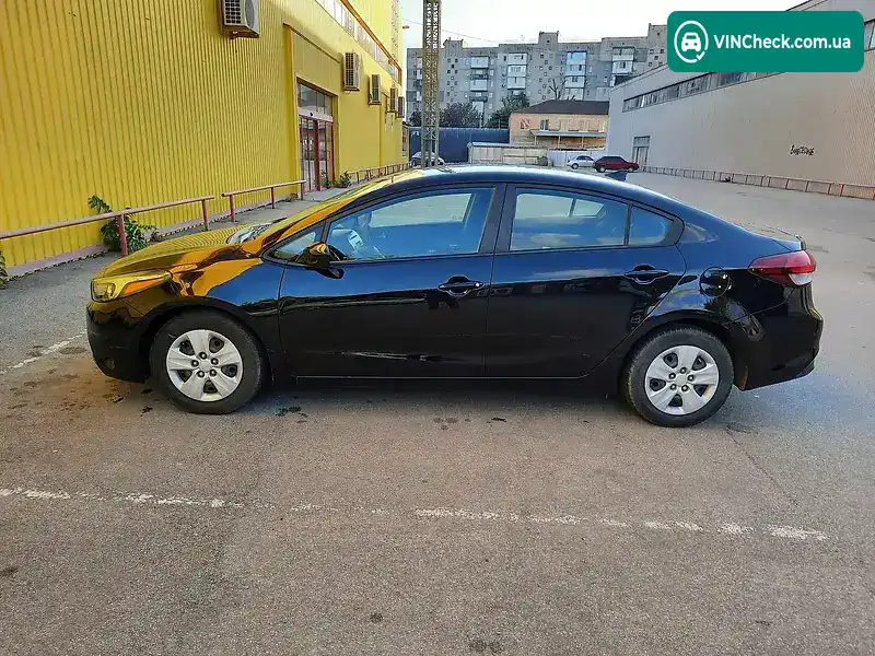Kia Forte 2017, фото з оголошення 2 з 19, VIN 3KPFK4A74JE211511