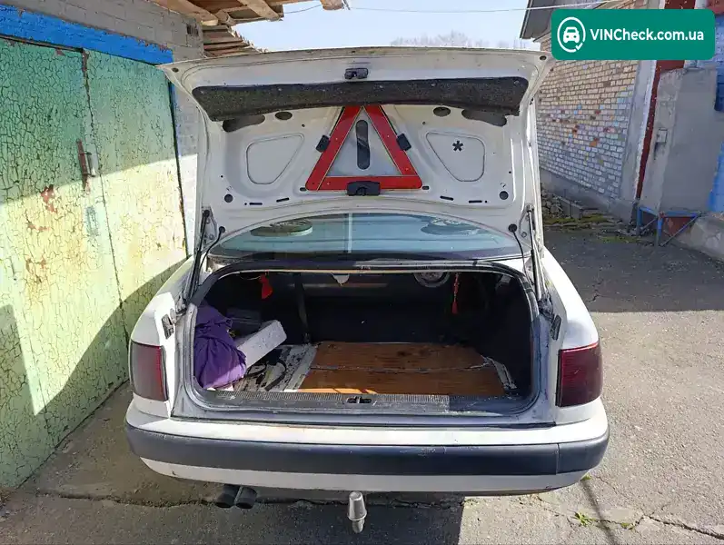 Audi 100 1992, фото з оголошення 2 з 12, VIN WAUZZZ4AZNN014551