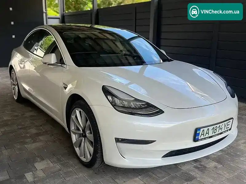Tesla Model 3 2019, фото з оголошення 1 з 20, VIN 5YJ3E1EB1LF621753