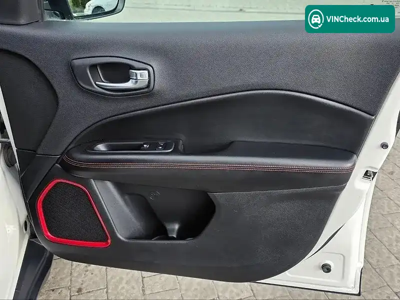 Jeep Compass 2019, фото з оголошення 2 з 13, VIN 3C4NJDDB9KT795383