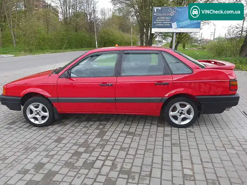 Volkswagen Passat 1990, фото з оголошення, VIN WVWZZZ31ZLB058398