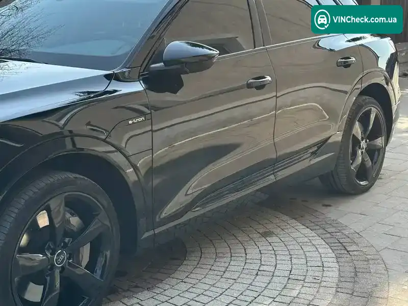 Audi e-tron 2022, фото з оголошення 2 з 21, VIN WA1AAAGE7NB026805