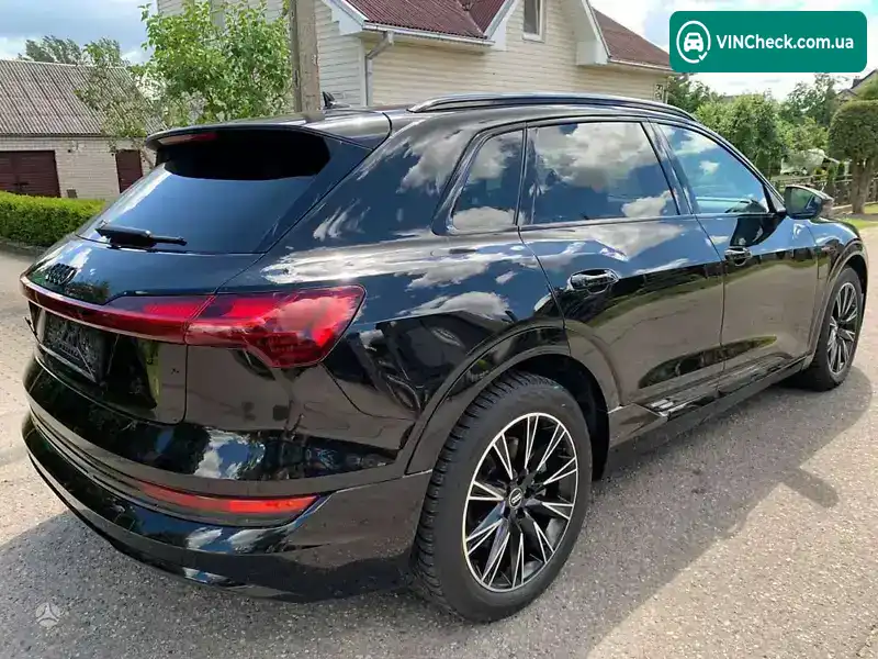 Audi e-tron 2021, фото з оголошення 2 з 17, VIN WAUZZZGE6NB035184