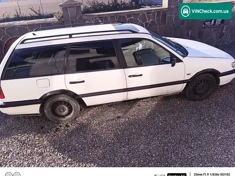 Volkswagen Passat 1994, фото з оголошення 2 з 10, VIN WVWZZZ3AZRE135546
