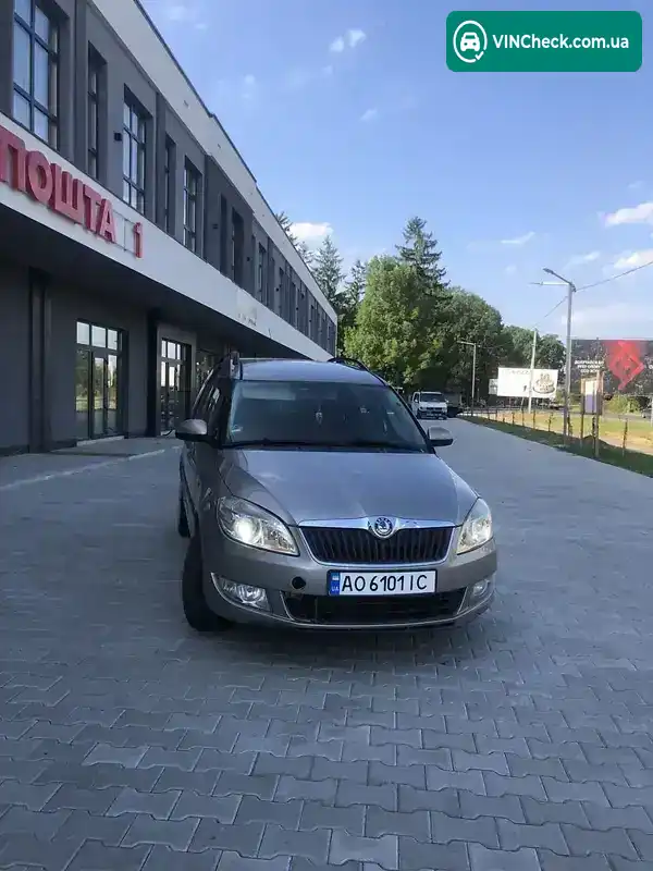 Skoda Roomster 2010, фото з оголошення 1 з 21, VIN TMBNN65J8B5015976